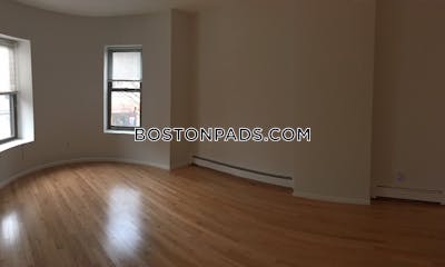 Jamaica Plain Beautiful 3 Beds 1.5 Baths on Washington St Boston - $3,600 No Fee